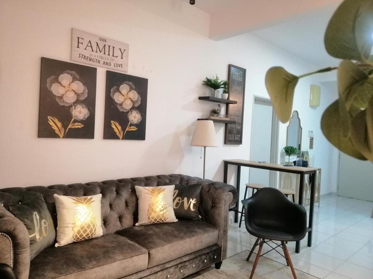 Homestay Casa Nur Iman @Adelia Kajang Esterno foto